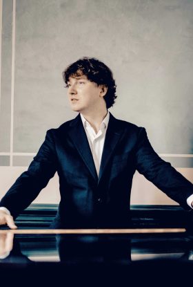 Maxim Emelyanychev c Andrej Grilc 03500