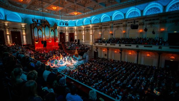 20251220 Loes Luca Kerst Sing Along 051