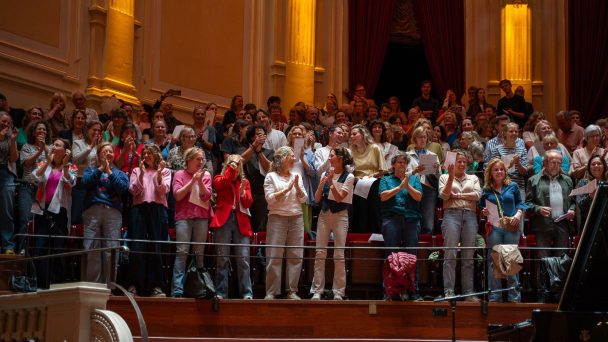 Popup choir 4