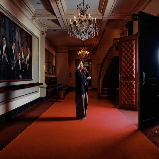 Evelyne Merkx in de foyer van de Kleine Zaal © Eduardus Lee