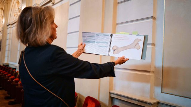 Als uitgangspunt voor het kleurpalet van de Grote Zaal koos Evelyne Merkx het wit van een koeienbot © Eduardus Lee