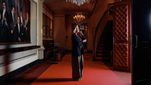 Evelyne Merkx in de foyer van de Kleine Zaal © Eduardus Lee