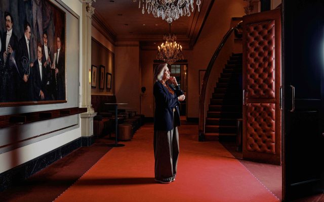 Evelyne Merkx in de foyer van de Kleine Zaal © Eduardus Lee