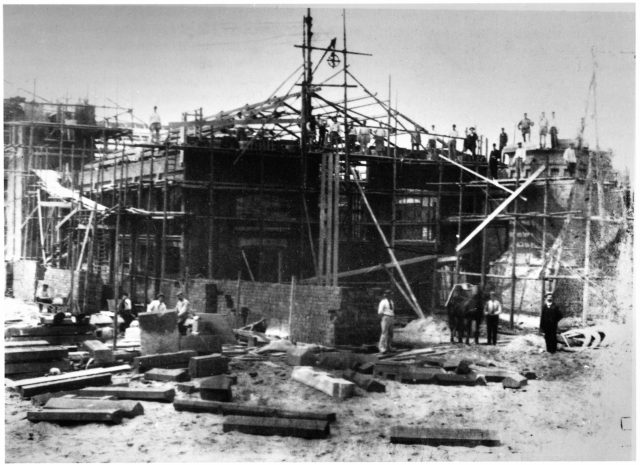 Het Concertgebouw in aanbouw