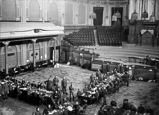 Het Zevende Regiment Infanterie, gelegerd in de Grote Zaal, augustus 1939