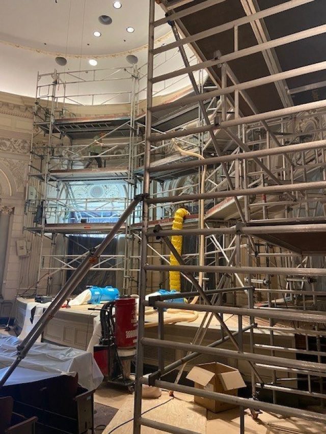 Steigers in de Kleine Zaal