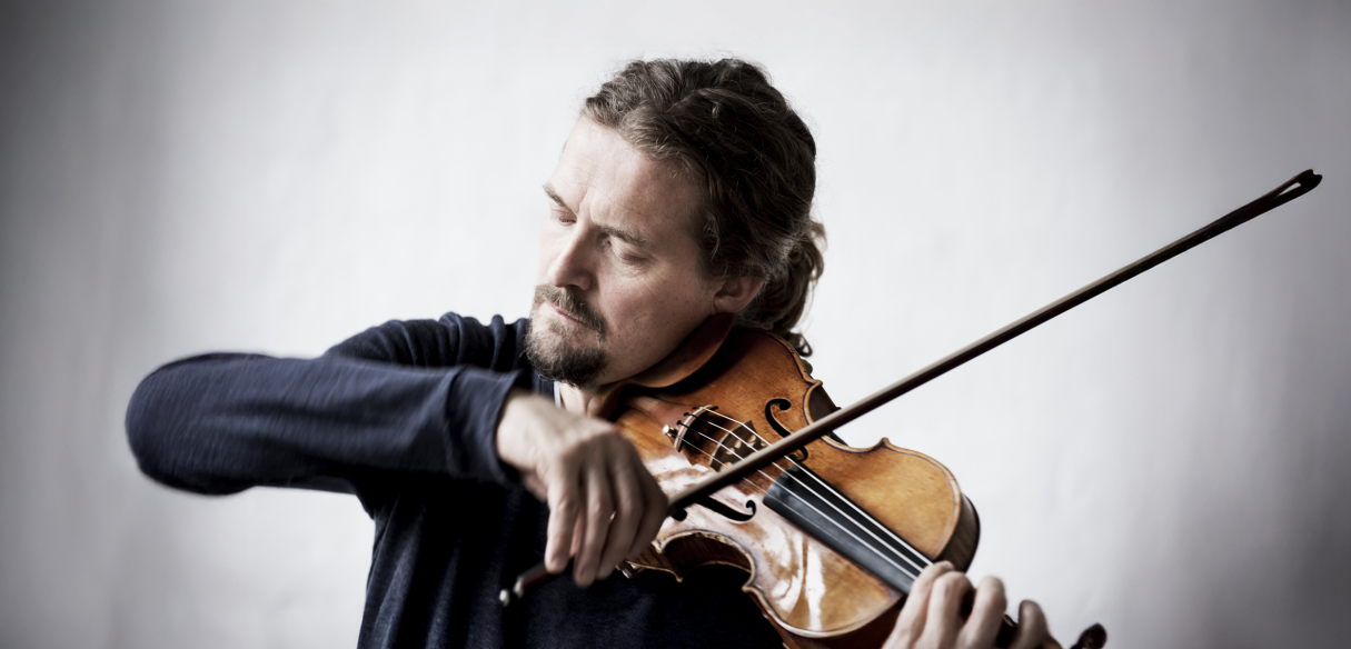 Christian Tetzlaff plays Dvořák, Karina Canellakis conducts