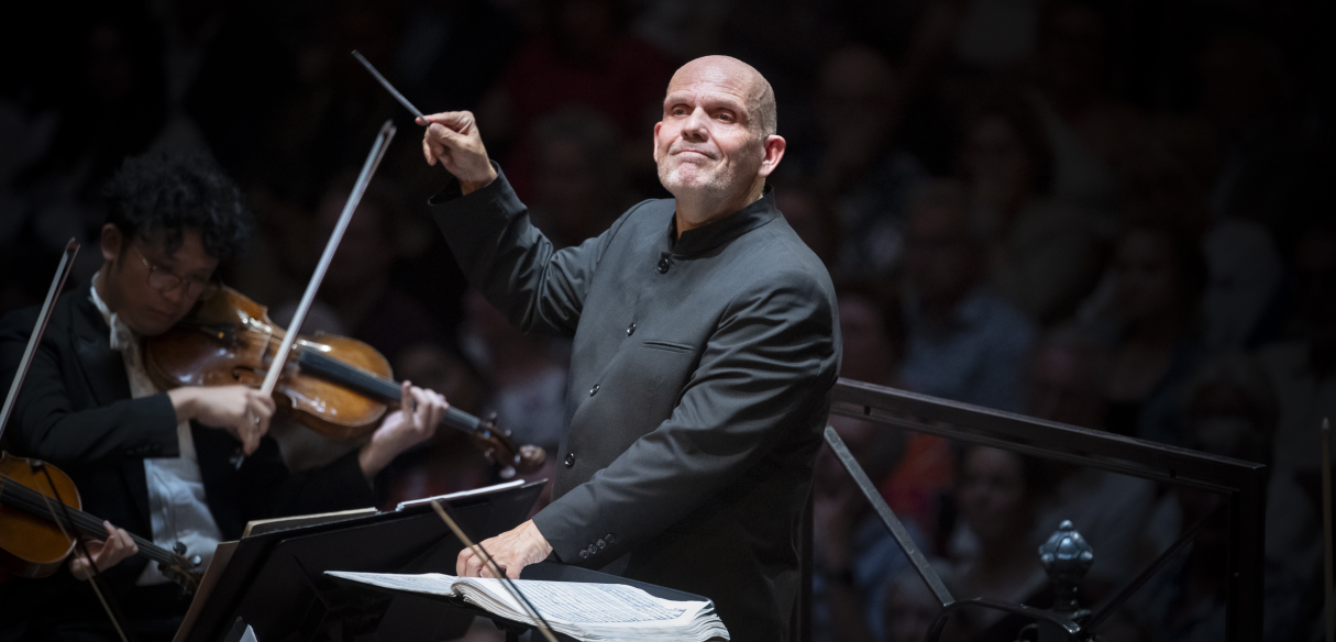 Jaap van Zweden conducts Beethoven's Symphony No. 9
