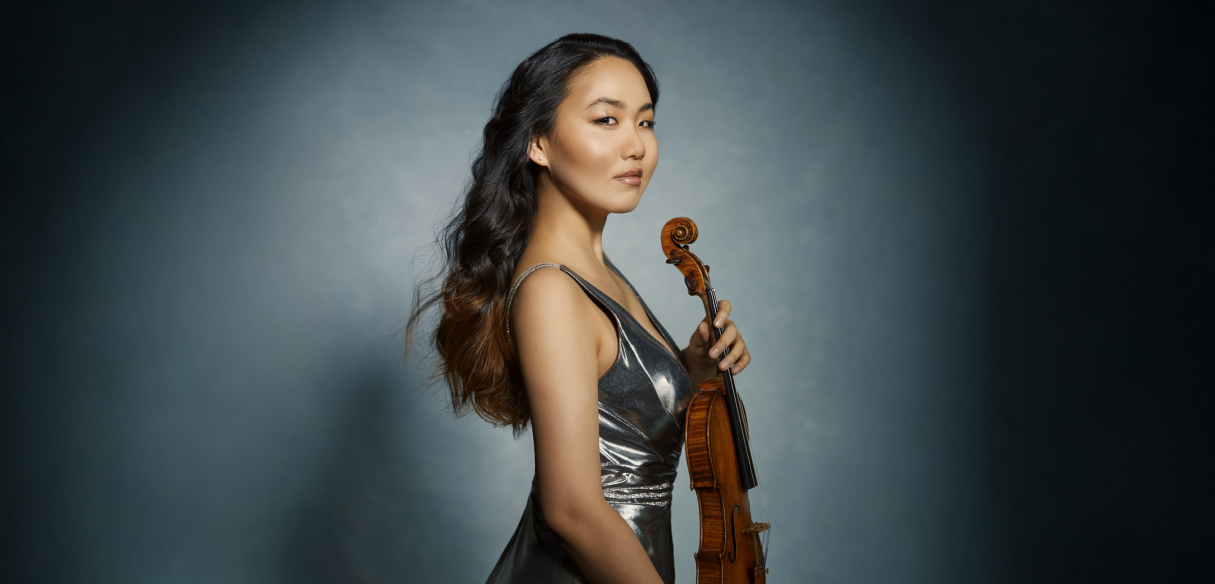 Stella Chen met Dvořáks Vioolconcert