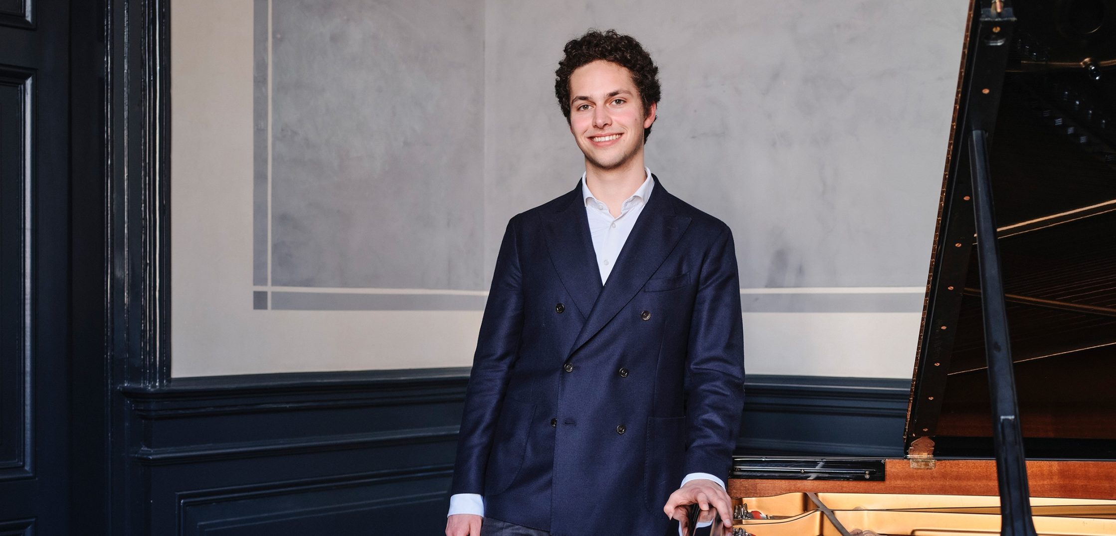 Nikola Meeuwsen speelt Mozarts Pianoconcert nr. 23