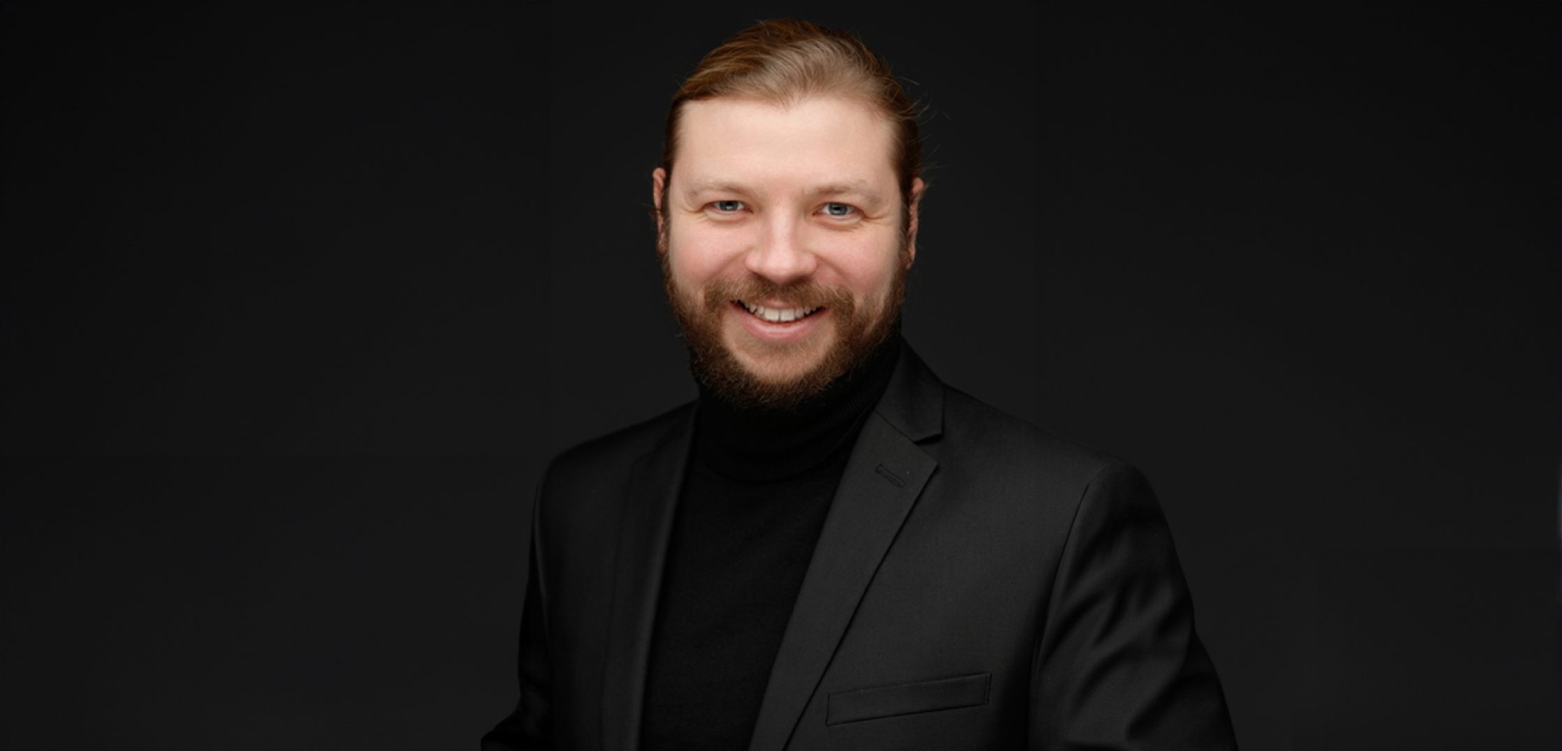 Beethoven 7 en Griegs Pianoconcert door Orkest Phion en Denis Kozhukhin