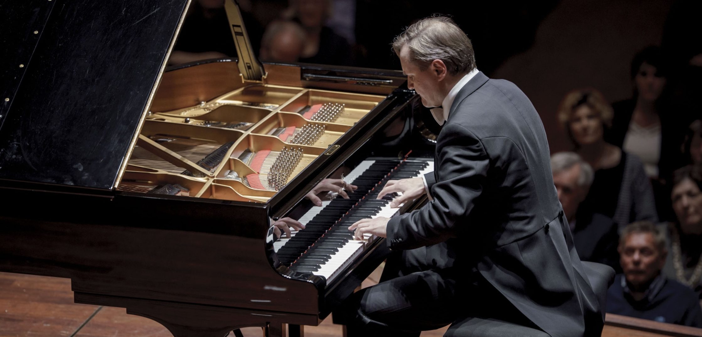 Misha Fomin speelt Beethoven, Schubert en Brahms