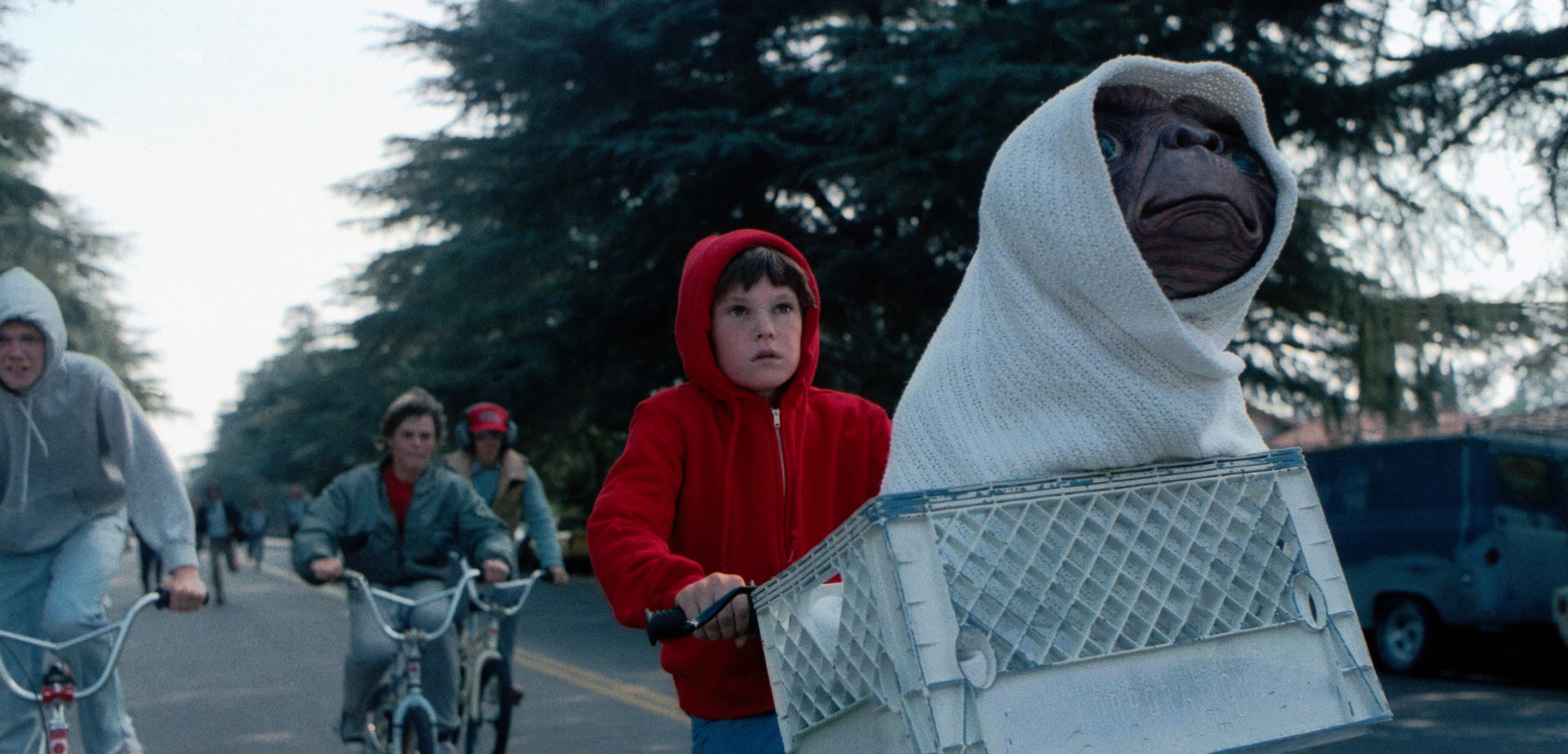 E.T. ™ & © Universal Studios