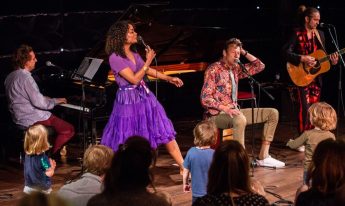 Peuterconcert Izaline Calister c Ronald Knapp