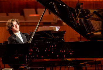 Aidan Mikdad c Kirstenvan Santen