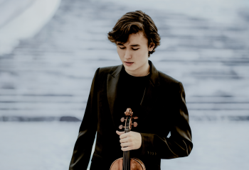 Daniel Lozakovich c Lyodoh Kaneko