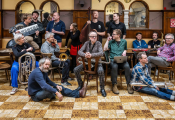 Flat Earth Society Orchestra © BAS BOGAERTS