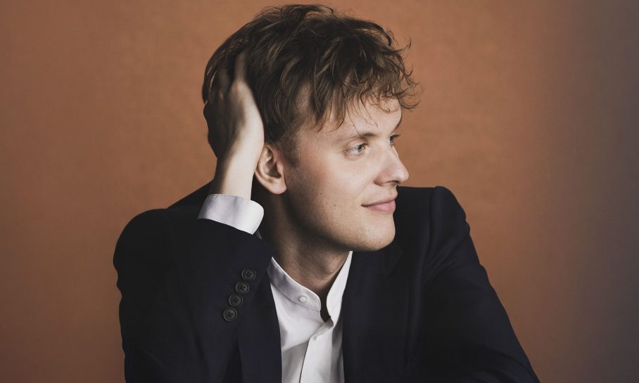 Alexander Chance2 c Benjamin Ealovega web2