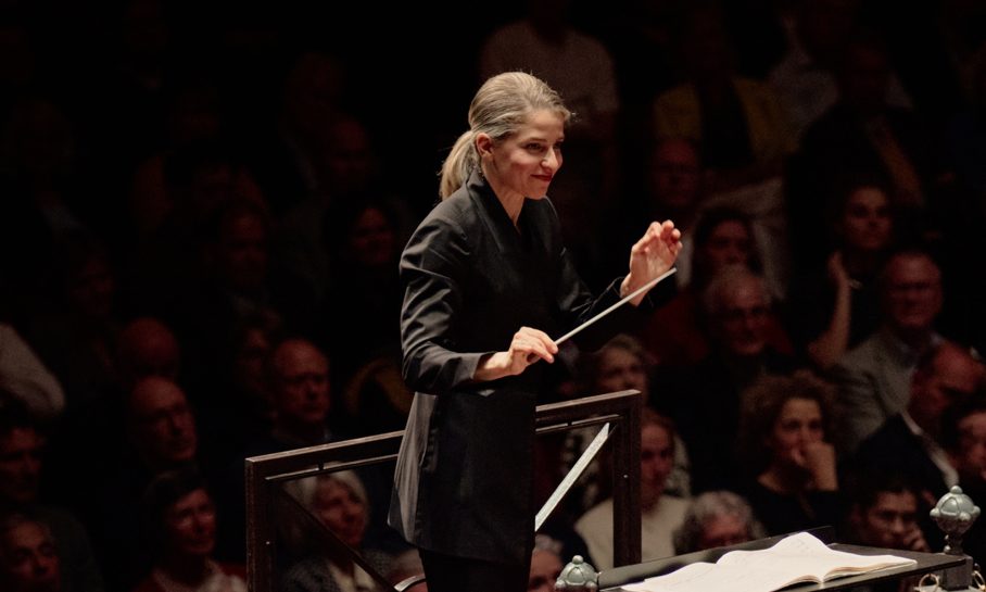 Concertgebouworkest en Karina Canellakis met Sjostakovitsj' Symfonie nr. 5