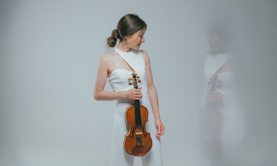 Dvořáks Symfonie nr. 8 & Chaussons Poème door Arabella Steinbacher