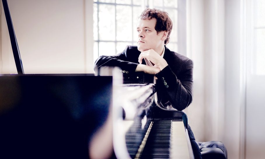 Benjamin Grosvenor © Andrej Grilc