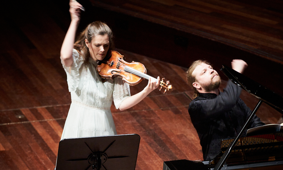 Janine Jansen Denis Kozhukhin © Eduardus Lee