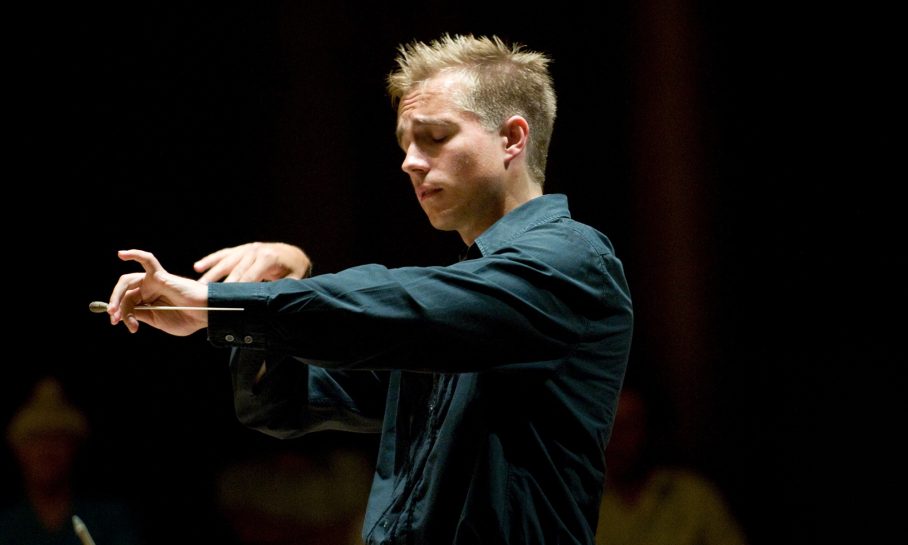 Sjostakovitsj 15 & Berio’s Sinfonia onder Petrenko