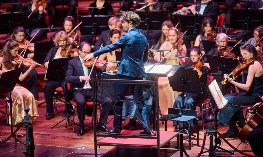 Festive Holiday Concert with Lorenzo Viotti