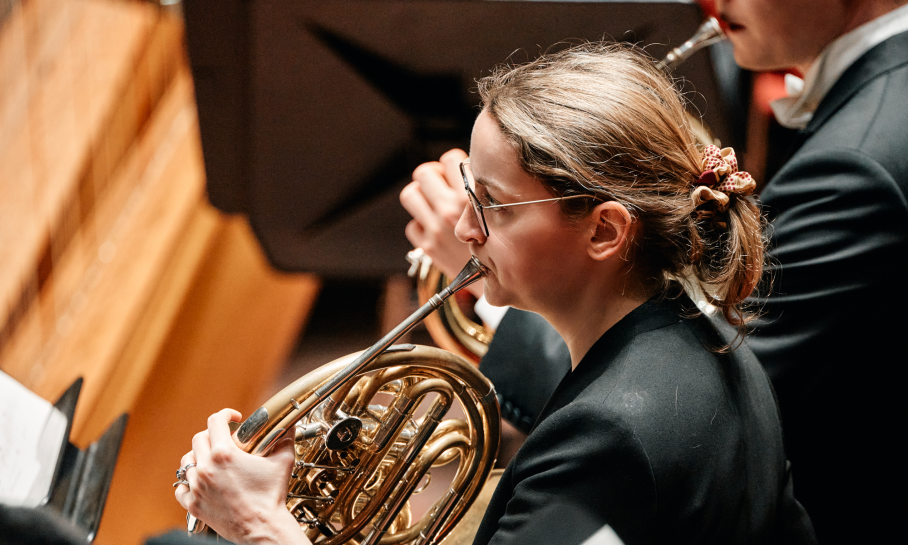 De grillige zee van Britten en Debussy met het Concertgebouworkest